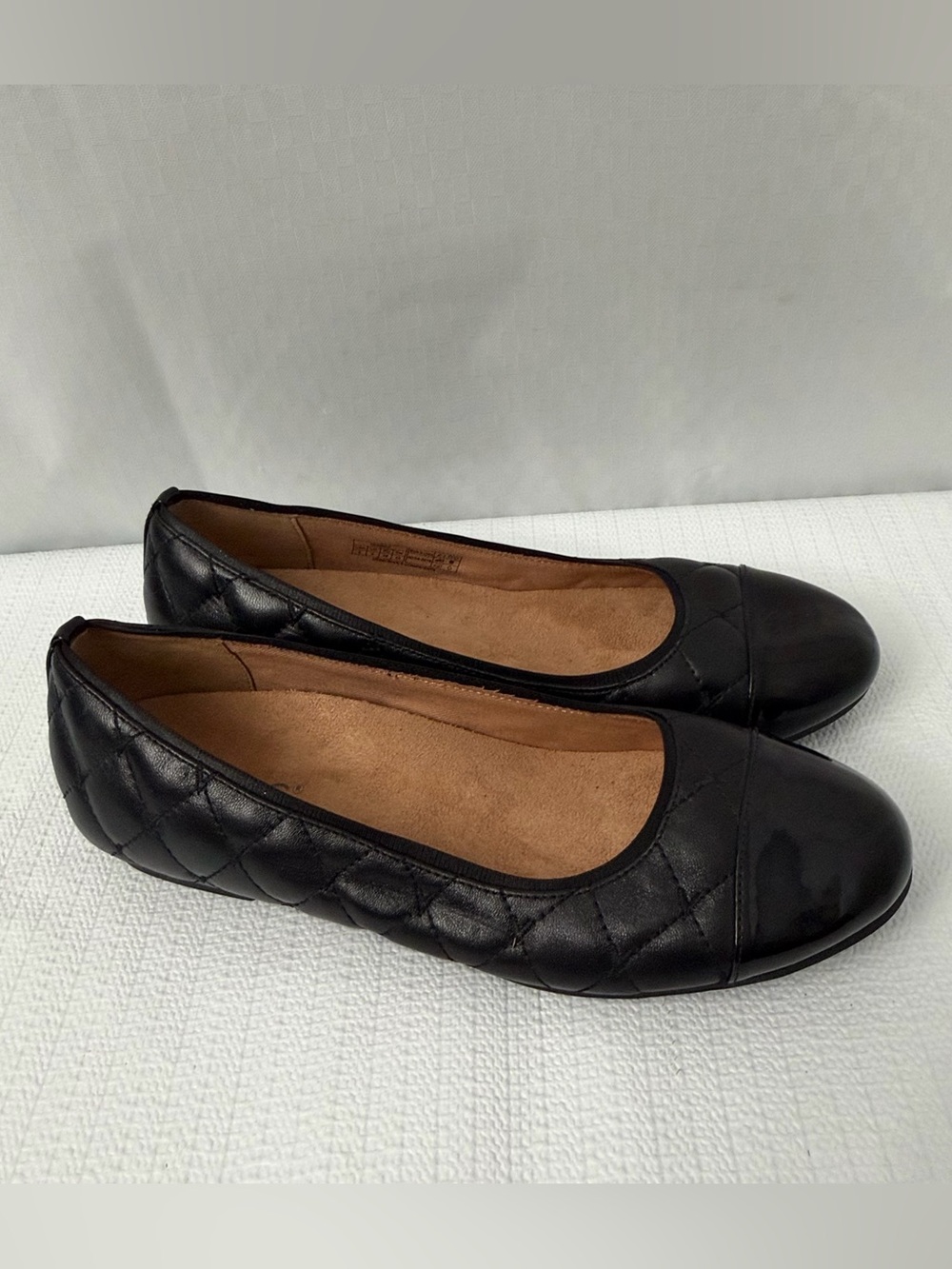 Vionic Desiree Flats Size 8 Black Quilted Comfort Orthopedic